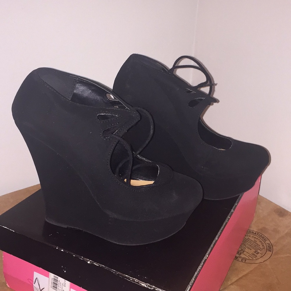 Charlotte Russe black wedges